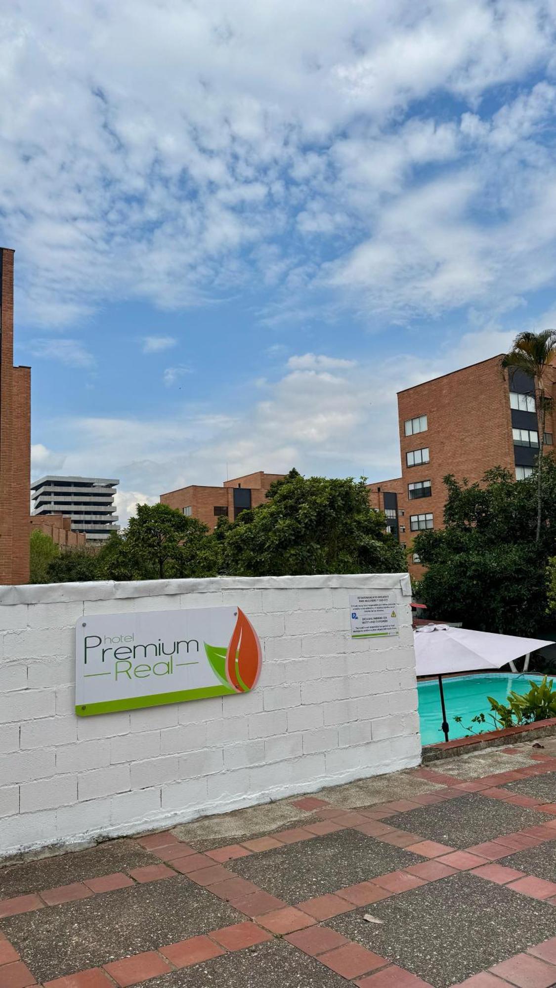 Hotel Premium Real Medellín Buitenkant foto