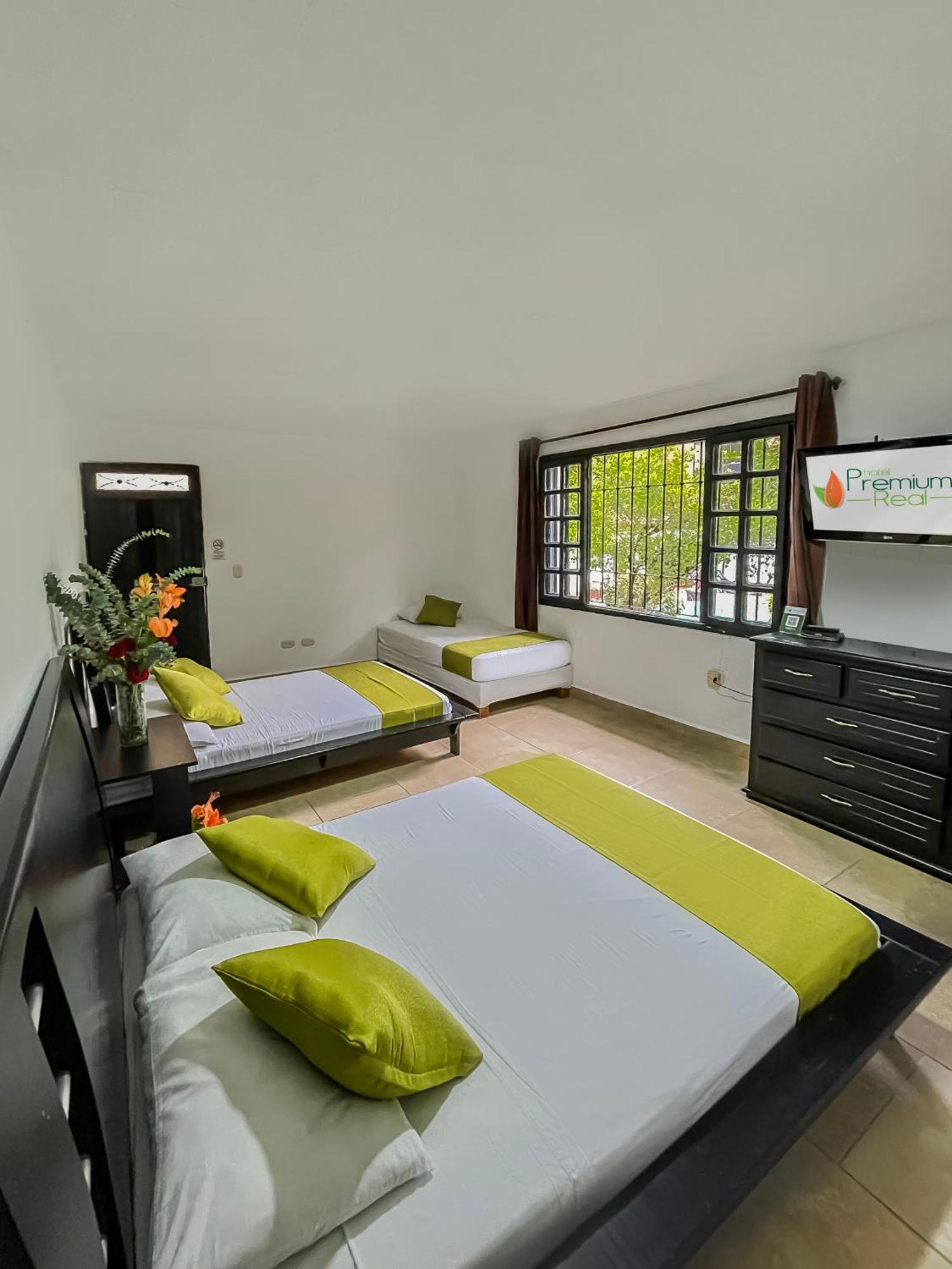 Hotel Premium Real Medellín Buitenkant foto